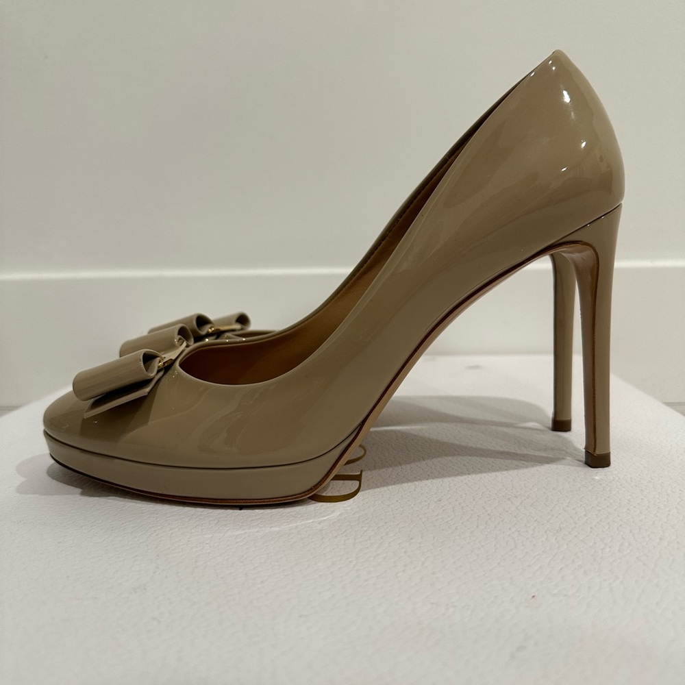 Salvatore Ferragamo bow platform heel